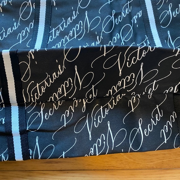NWT Victoria's Secret Weekender Logo Black Tote - Picture 6 of 6